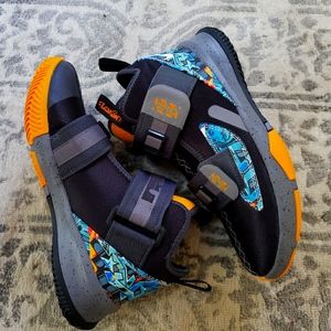 Nike LeBron Sneakers Youth Size 5